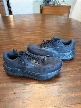 Brooks Black Ghost Max Woman US 10 SW